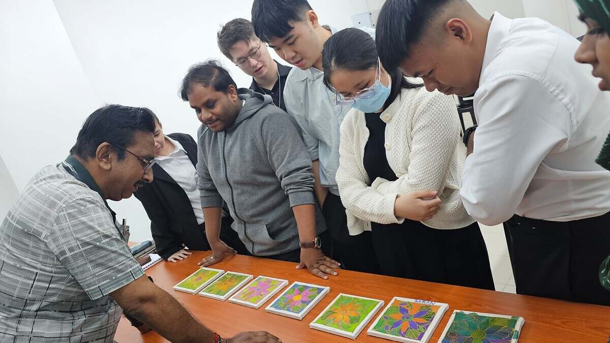 Special Needs students art activity