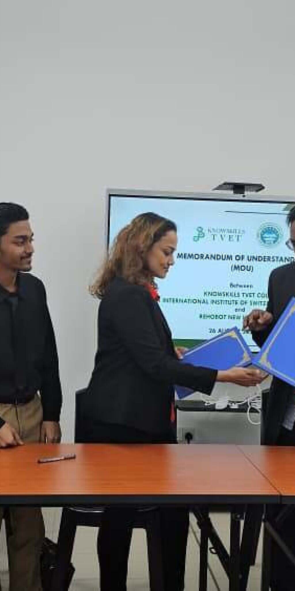 WhatsApp Image 2025-08-26 at 17.59.26 (1)