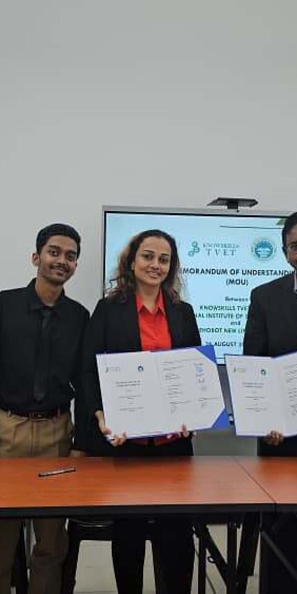 WhatsApp Image 2025-08-26 at 17.59.26 (2)